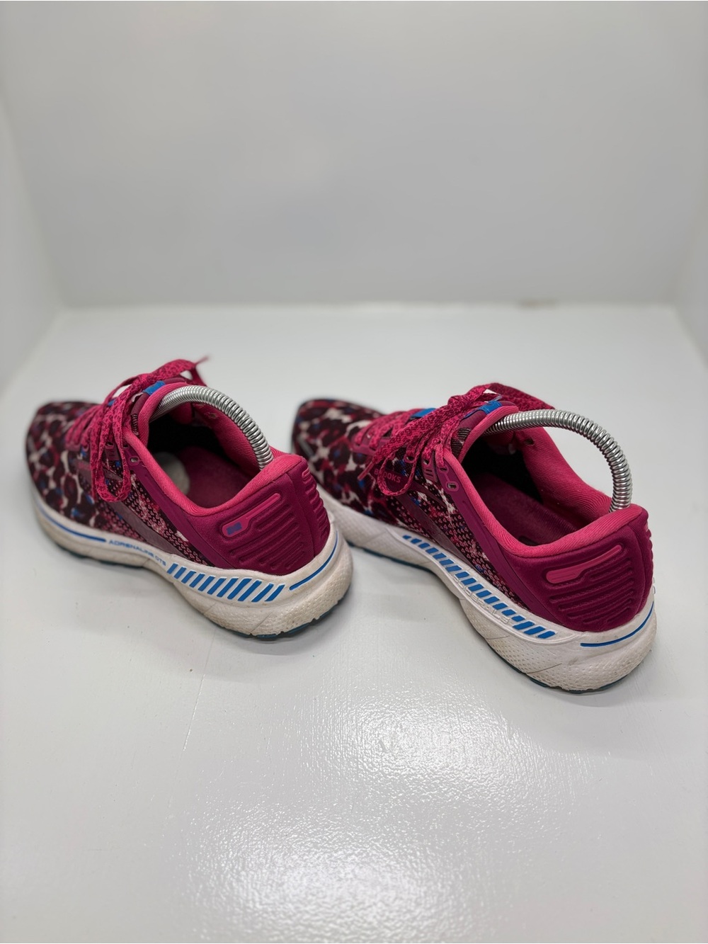 Brooks Adrenaline GTS 22 Magenta Paint Smudge Running Shoes Women’s 8.5 B - Picture 9 of 13
